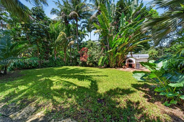 1103 NE 118th St, Biscayne Park, FL 33161