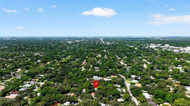 1103 NE 118th St, Biscayne Park, FL 33161