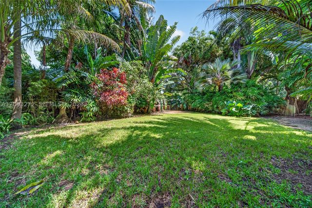 1103 NE 118th St, Biscayne Park, FL 33161