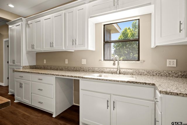517 7th, Mt Pleasant, TX 75455