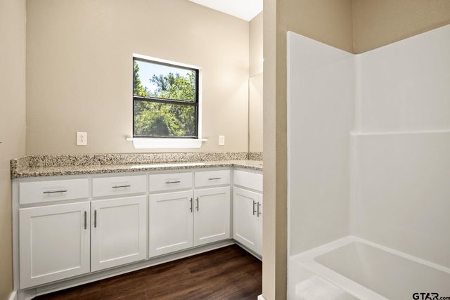 517 7th, Mt Pleasant, TX 75455