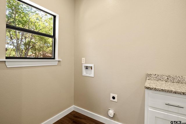 517 7th, Mt Pleasant, TX 75455
