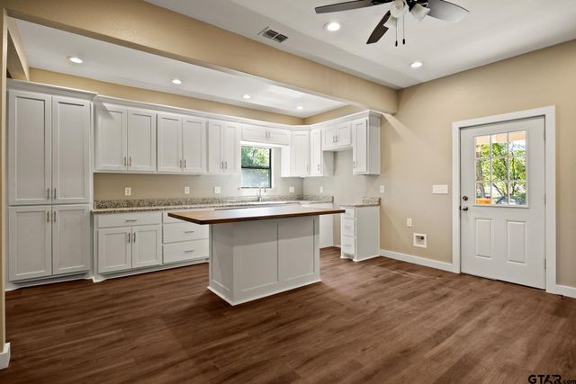 517 7th, Mt Pleasant, TX 75455