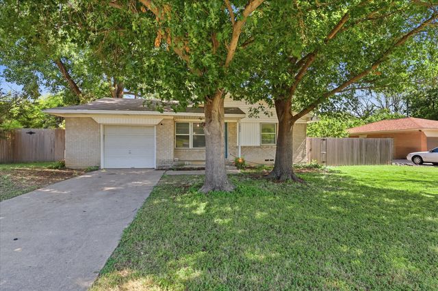 1005 Monterey Drive, Denton, TX 76209