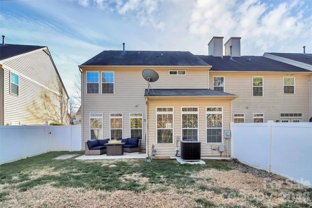 9732 Springholm Drive, Charlotte, NC 28278