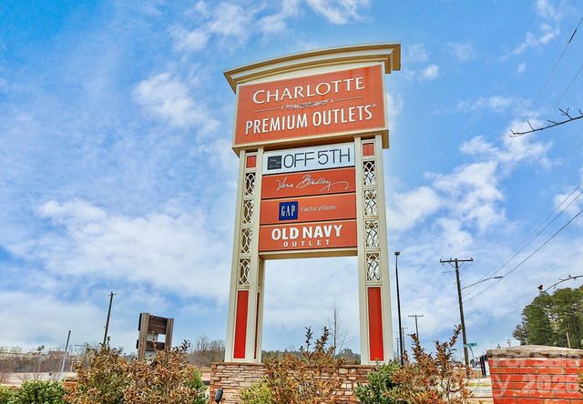 9732 Springholm Drive, Charlotte, NC 28278