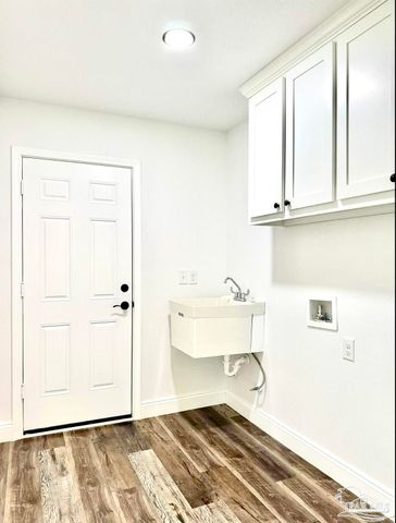 2943 N 13th Ave, Milton, FL 32583