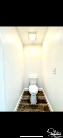 2943 N 13th Ave, Milton, FL 32583