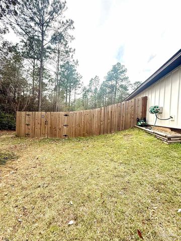 2943 N 13th Ave, Milton, FL 32583