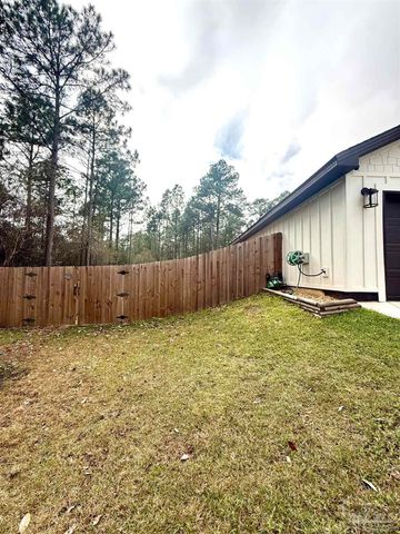 2943 N 13th Ave, Milton, FL 32583