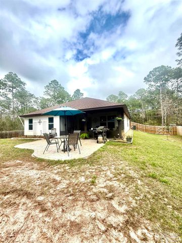 2943 N 13th Ave, Milton, FL 32583
