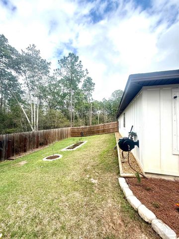 2943 N 13th Ave, Milton, FL 32583