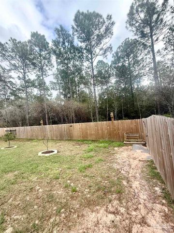 2943 N 13th Ave, Milton, FL 32583