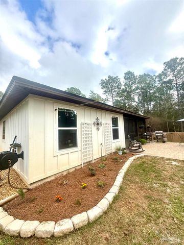 2943 N 13th Ave, Milton, FL 32583