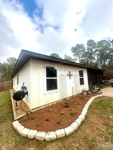 2943 N 13th Ave, Milton, FL 32583