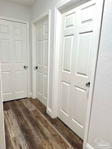 2943 N 13th Ave, Milton, FL 32583