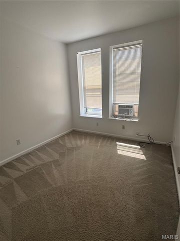 5900 McPherson Avenue 2W, St Louis, MO 63112