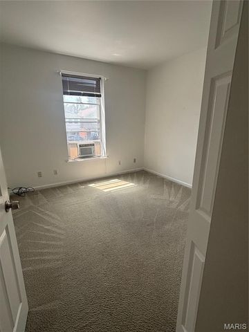 5900 McPherson Avenue 2W, St Louis, MO 63112