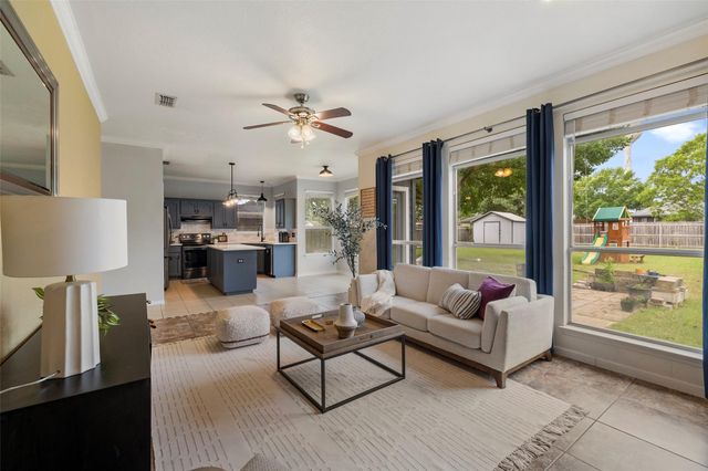 900 Laurel CV, Buda, TX 78610