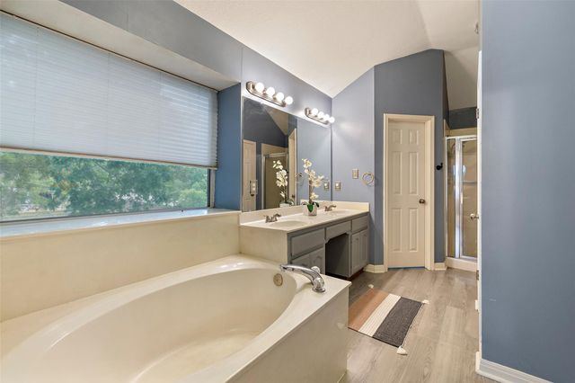 900 Laurel CV, Buda, TX 78610