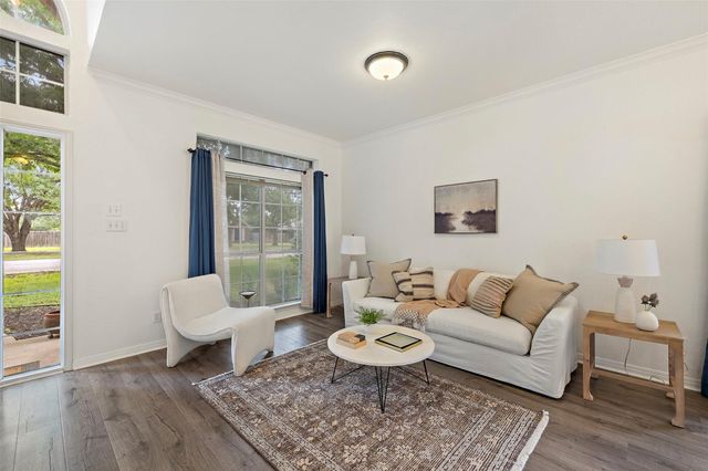 900 Laurel CV, Buda, TX 78610
