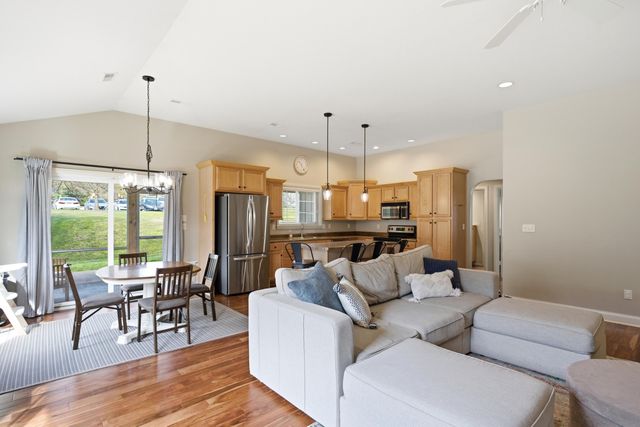 4759 LAKE VALLEY LN, Columbia, MO 65203