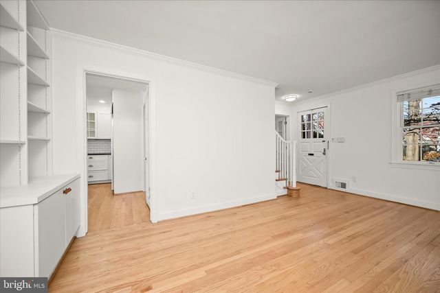 7012 EXETER RD, Bethesda, MD 20814