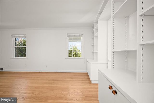 7012 EXETER RD, Bethesda, MD 20814