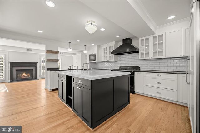 7012 EXETER RD, Bethesda, MD 20814