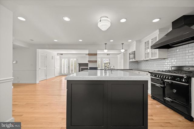 7012 EXETER RD, Bethesda, MD 20814