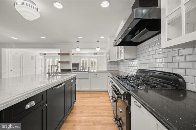 7012 EXETER RD, Bethesda, MD 20814