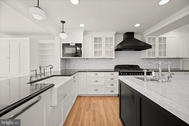 7012 EXETER RD, Bethesda, MD 20814