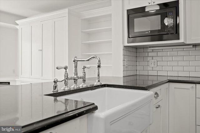 7012 EXETER RD, Bethesda, MD 20814