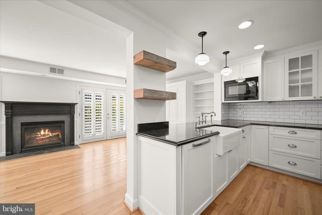 7012 EXETER RD, Bethesda, MD 20814