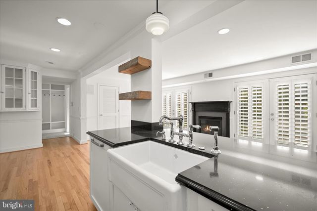 7012 EXETER RD, Bethesda, MD 20814