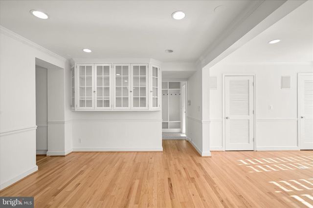 7012 EXETER RD, Bethesda, MD 20814