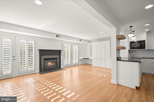 7012 EXETER RD, Bethesda, MD 20814