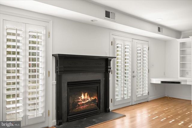 7012 EXETER RD, Bethesda, MD 20814