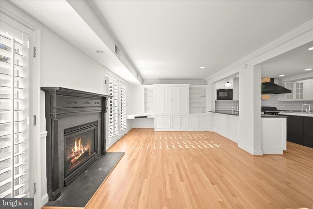 7012 EXETER RD, Bethesda, MD 20814