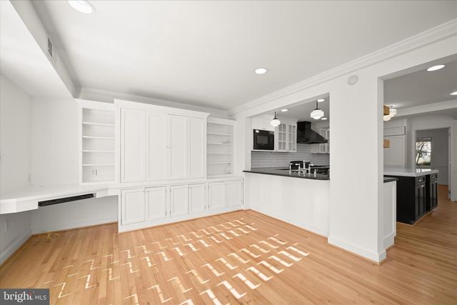 7012 EXETER RD, Bethesda, MD 20814