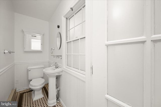 7012 EXETER RD, Bethesda, MD 20814