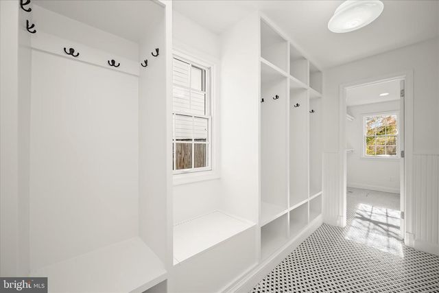 7012 EXETER RD, Bethesda, MD 20814