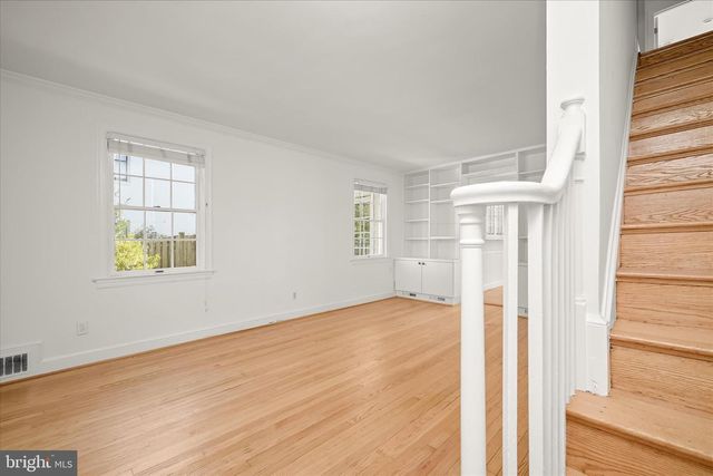 7012 EXETER RD, Bethesda, MD 20814