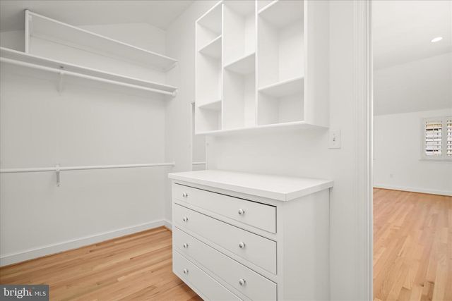 7012 EXETER RD, Bethesda, MD 20814