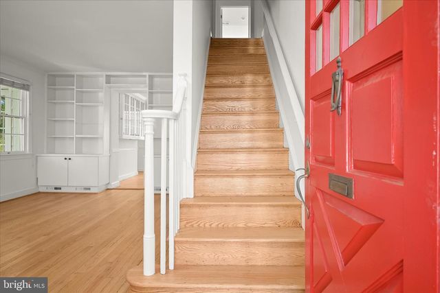 7012 EXETER RD, Bethesda, MD 20814