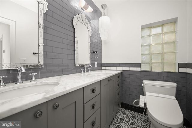 7012 EXETER RD, Bethesda, MD 20814