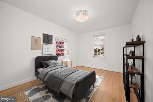 7012 EXETER RD, Bethesda, MD 20814