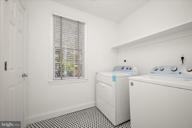 7012 EXETER RD, Bethesda, MD 20814