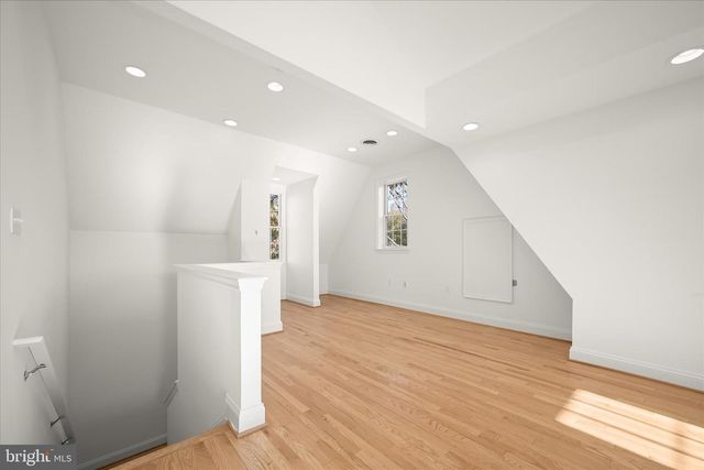 7012 EXETER RD, Bethesda, MD 20814