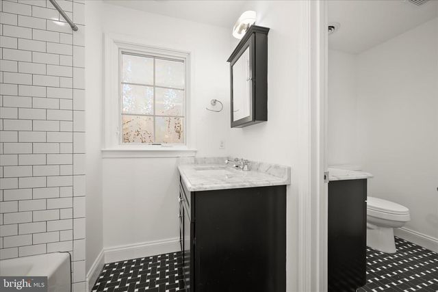 7012 EXETER RD, Bethesda, MD 20814